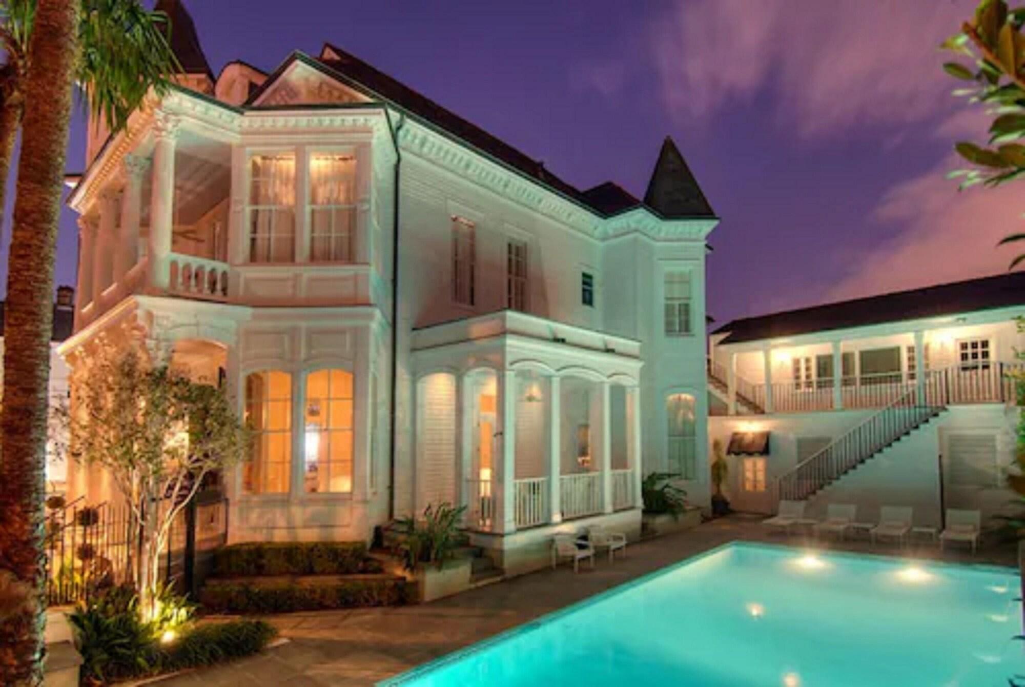 Roomza New Orleans At Melrose Mansion Exterior photo